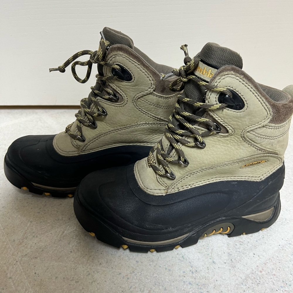 Columbia Women’s Hiking/Snow/Winter Boot